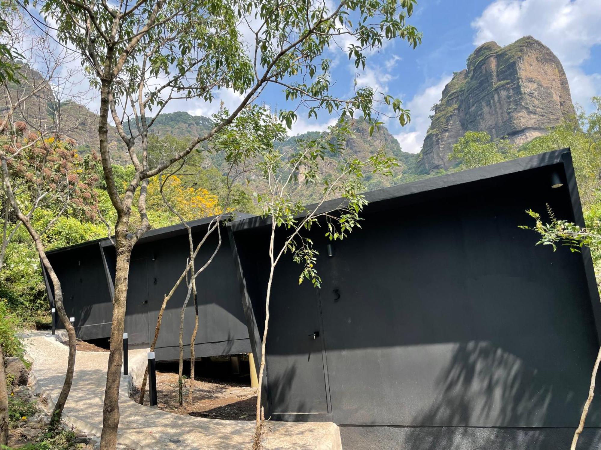 Hotel Bajo La Montana Tepoztlán Exterior foto